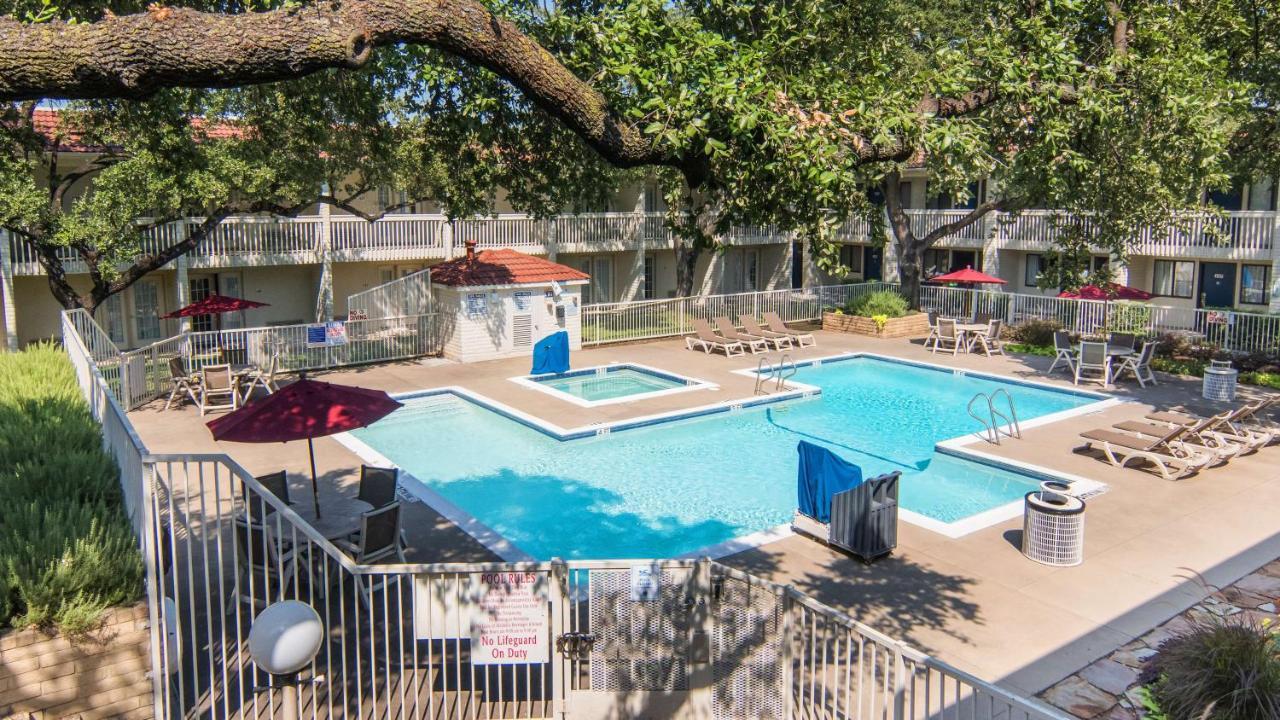 Motel 6-Addison, Tx - Dallas ภายนอก รูปภาพ
