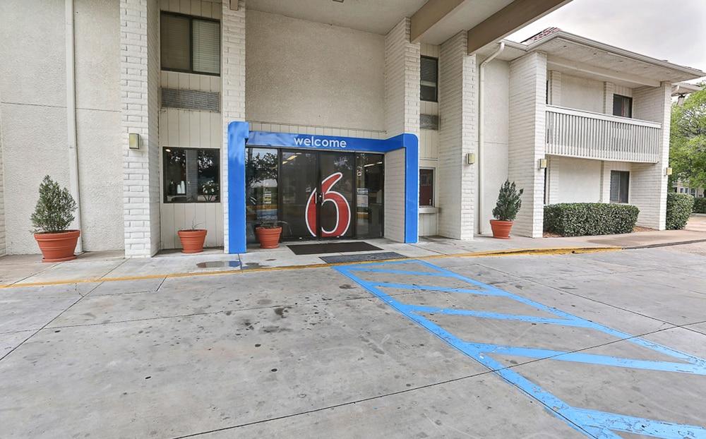Motel 6-Addison, Tx - Dallas ภายนอก รูปภาพ